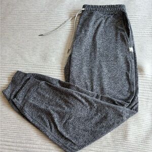 Vuori performance joggers